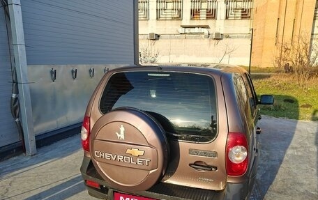 Chevrolet Niva I рестайлинг, 2018 год, 820 000 рублей, 6 фотография
