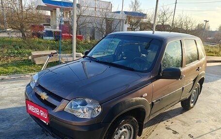 Chevrolet Niva I рестайлинг, 2018 год, 820 000 рублей, 11 фотография