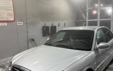 Hyundai Sonata IV рестайлинг, 2005 год, 380 000 рублей, 1 фотография