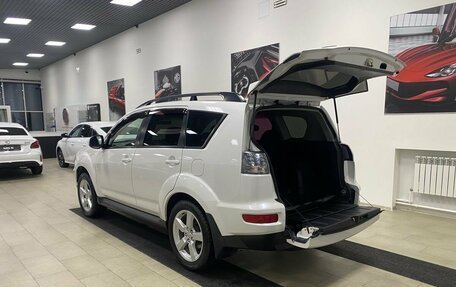 Mitsubishi Outlander III рестайлинг 3, 2010 год, 1 046 000 рублей, 8 фотография