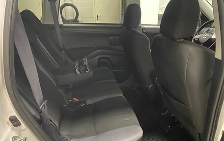 Mitsubishi Outlander III рестайлинг 3, 2010 год, 1 046 000 рублей, 21 фотография