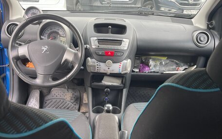 Peugeot 107 I рестайлинг, 2013 год, 610 000 рублей, 8 фотография