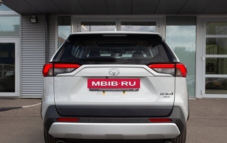 Toyota RAV4, 2025 год, 4 490 000 рублей, 6 фотография