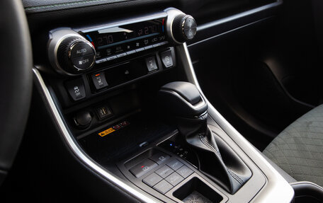 Toyota RAV4, 2025 год, 4 490 000 рублей, 18 фотография