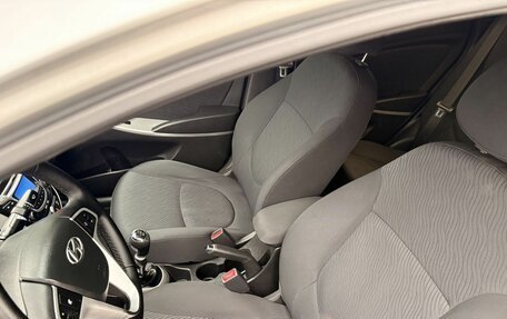 Hyundai Solaris II рестайлинг, 2011 год, 649 000 рублей, 19 фотография