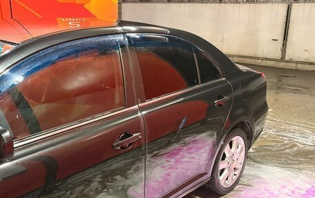 Toyota Avensis III рестайлинг, 2005 год, 600 000 рублей, 3 фотография