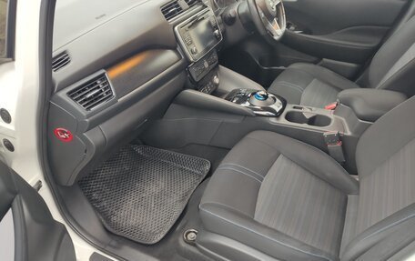 Nissan Leaf II, 2018 год, 1 690 000 рублей, 9 фотография