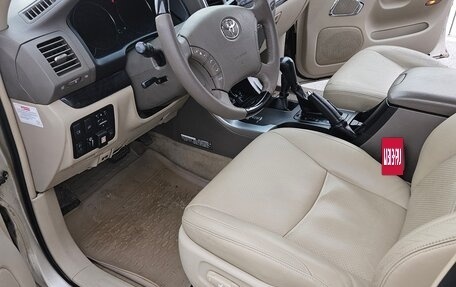 Toyota Land Cruiser Prado 120 рестайлинг, 2008 год, 2 200 000 рублей, 10 фотография