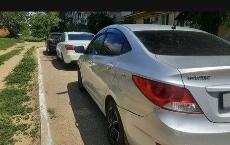 Hyundai Solaris II рестайлинг, 2012 год, 630 000 рублей, 3 фотография