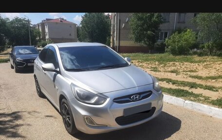 Hyundai Solaris II рестайлинг, 2012 год, 630 000 рублей, 2 фотография