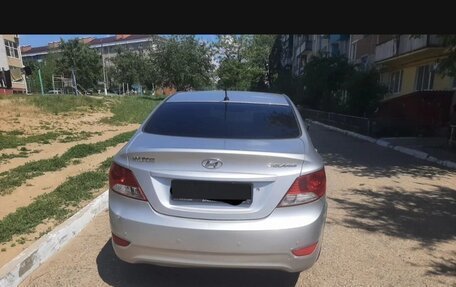 Hyundai Solaris II рестайлинг, 2012 год, 630 000 рублей, 4 фотография