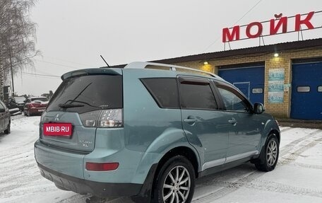 Mitsubishi Outlander III рестайлинг 3, 2007 год, 740 000 рублей, 8 фотография