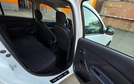 Renault Logan II, 2017 год, 690 000 рублей, 11 фотография