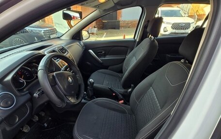 Renault Logan II, 2017 год, 690 000 рублей, 8 фотография