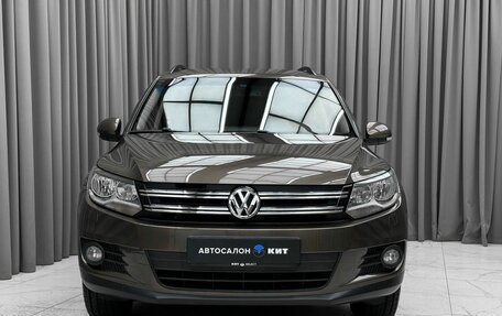 Volkswagen Tiguan I, 2015 год, 1 279 000 рублей, 2 фотография