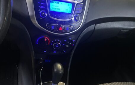 Hyundai Solaris II рестайлинг, 2013 год, 833 000 рублей, 9 фотография