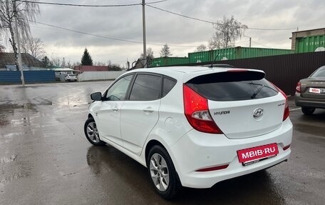 Hyundai Solaris II рестайлинг, 2015 год, 595 000 рублей, 4 фотография