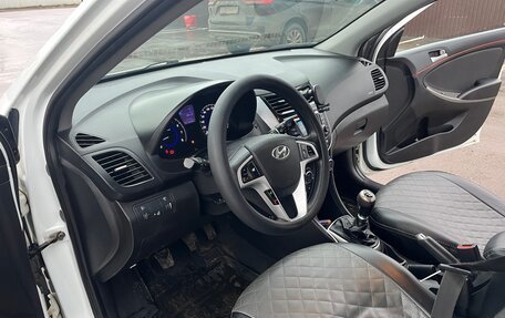Hyundai Solaris II рестайлинг, 2015 год, 595 000 рублей, 11 фотография
