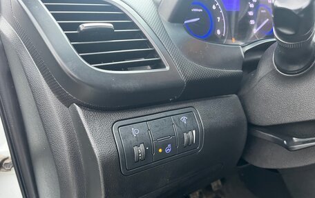 Hyundai Solaris II рестайлинг, 2015 год, 595 000 рублей, 12 фотография