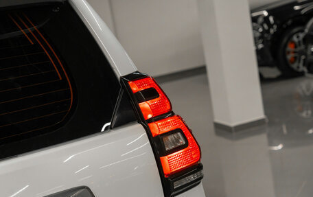 Toyota Land Cruiser Prado 150 рестайлинг 2, 2017 год, 3 890 000 рублей, 11 фотография