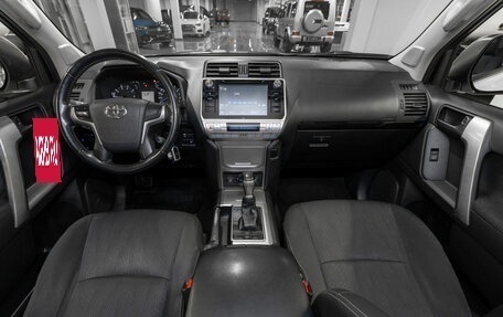 Toyota Land Cruiser Prado 150 рестайлинг 2, 2017 год, 3 890 000 рублей, 14 фотография