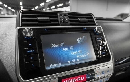 Toyota Land Cruiser Prado 150 рестайлинг 2, 2017 год, 3 890 000 рублей, 10 фотография