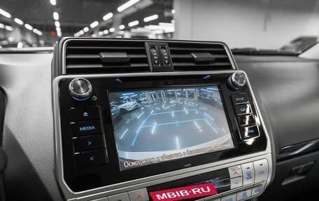 Toyota Land Cruiser Prado 150 рестайлинг 2, 2017 год, 3 890 000 рублей, 9 фотография