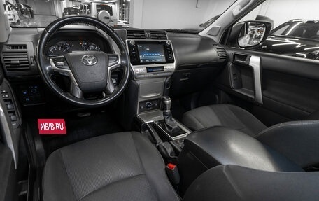 Toyota Land Cruiser Prado 150 рестайлинг 2, 2017 год, 3 890 000 рублей, 13 фотография