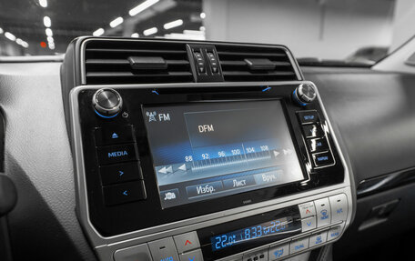 Toyota Land Cruiser Prado 150 рестайлинг 2, 2017 год, 3 890 000 рублей, 23 фотография