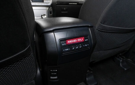 Toyota Land Cruiser Prado 150 рестайлинг 2, 2017 год, 3 890 000 рублей, 19 фотография