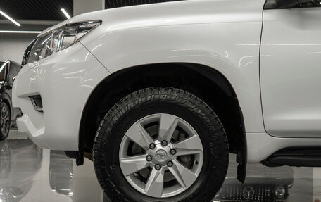 Toyota Land Cruiser Prado 150 рестайлинг 2, 2017 год, 3 890 000 рублей, 26 фотография