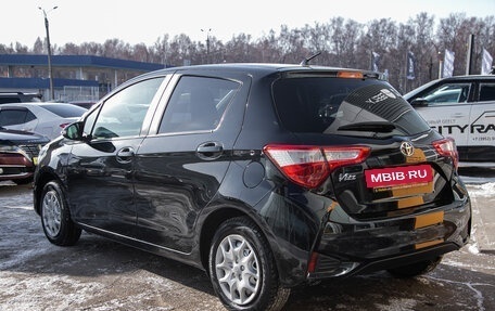 Toyota Vitz, 2018 год, 878 000 рублей, 9 фотография