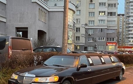 Lincoln Town Car III рестайлинг, 2000 год, 2 фотография
