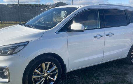 KIA Carnival III, 2018 год, 3 400 000 рублей, 6 фотография