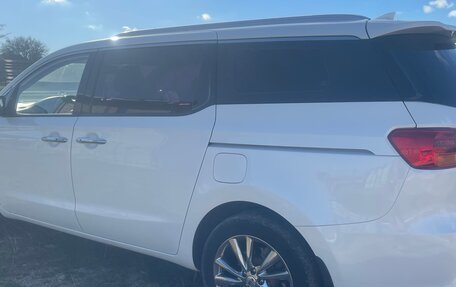 KIA Carnival III, 2018 год, 3 400 000 рублей, 2 фотография