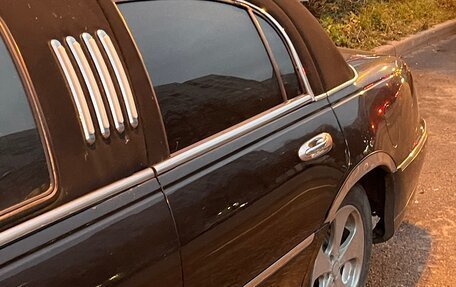 Lincoln Town Car III рестайлинг, 2000 год, 9 фотография