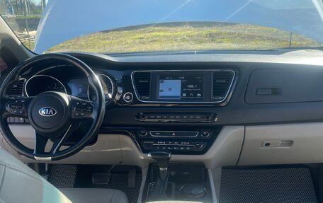KIA Carnival III, 2018 год, 3 400 000 рублей, 18 фотография