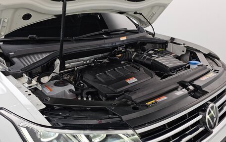 Volkswagen Tiguan II, 2022 год, 3 400 000 рублей, 6 фотография