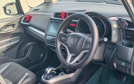 Honda Fit III, 2013 год, 900 000 рублей, 10 фотография