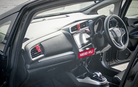 Honda Fit III, 2013 год, 900 000 рублей, 11 фотография