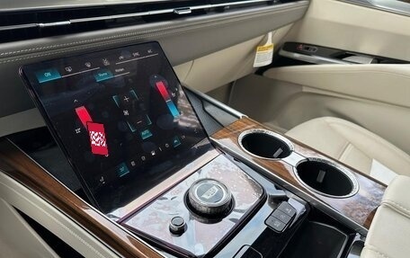 Cadillac Escalade V, 2025 год, 23 500 000 рублей, 19 фотография