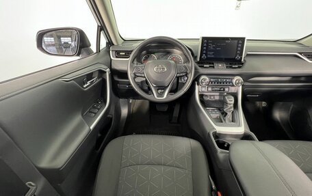 Toyota RAV4, 2022 год, 3 200 000 рублей, 16 фотография