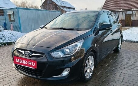 Hyundai Solaris II рестайлинг, 2012 год, 845 000 рублей, 3 фотография