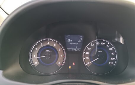 Hyundai Solaris II рестайлинг, 2012 год, 845 000 рублей, 12 фотография