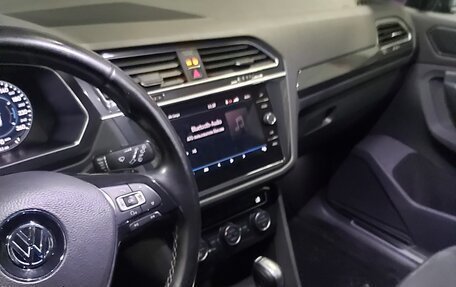 Volkswagen Tiguan II, 2017 год, 2 250 000 рублей, 3 фотография