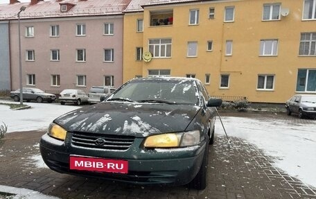 Toyota Camry, 1998 год, 300 000 рублей, 1 фотография
