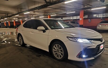Toyota Camry, 2021 год, 1 600 000 рублей, 3 фотография