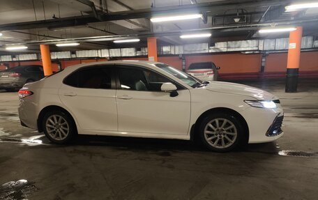 Toyota Camry, 2021 год, 1 600 000 рублей, 5 фотография