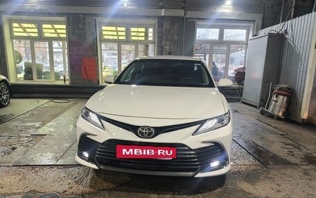 Toyota Camry, 2021 год, 1 600 000 рублей, 12 фотография