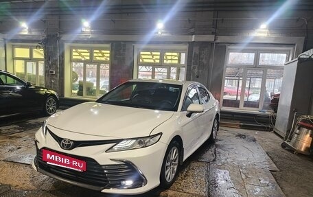 Toyota Camry, 2021 год, 1 600 000 рублей, 13 фотография